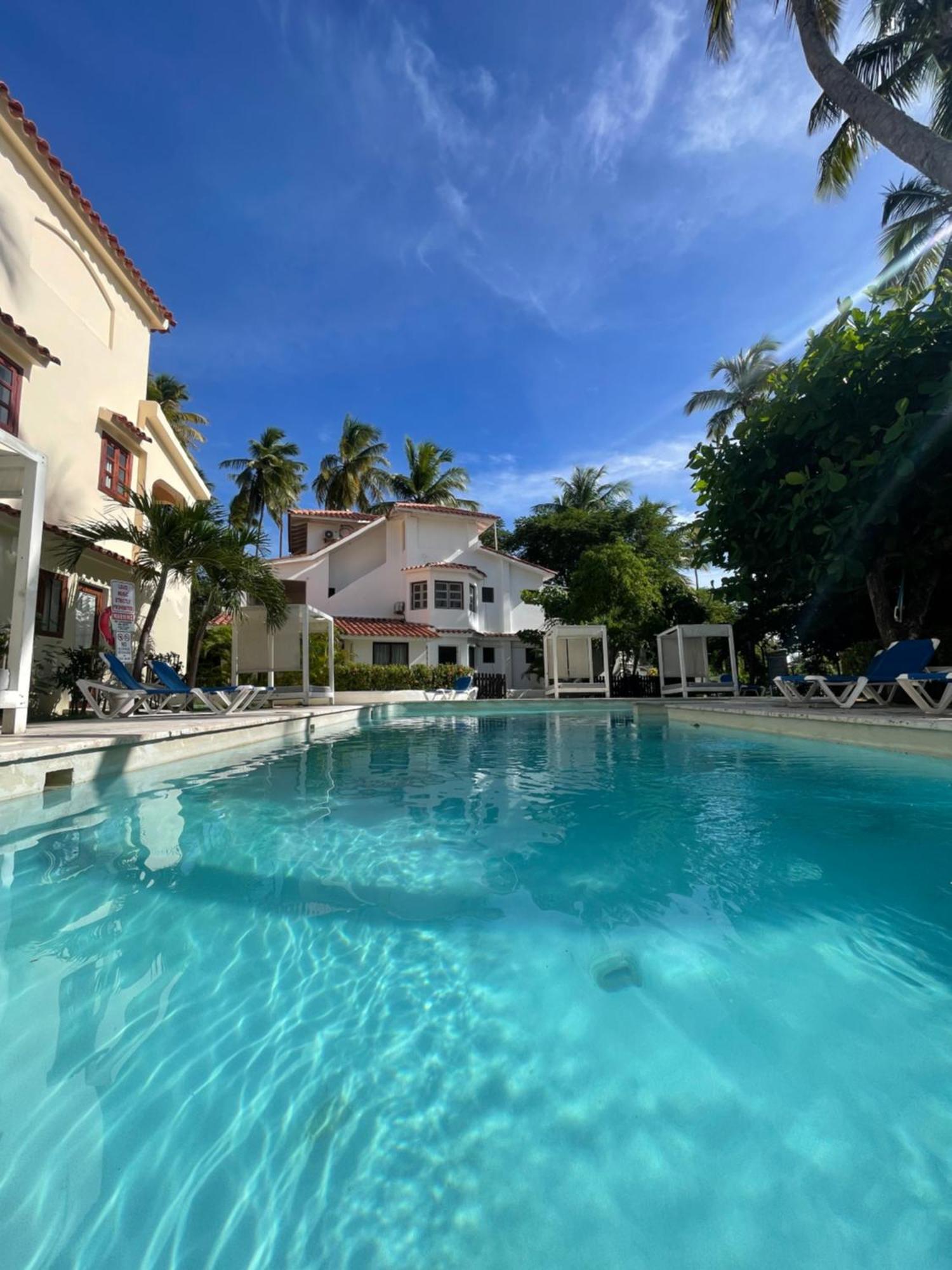 Refugio Costa Amare Pool Corales *