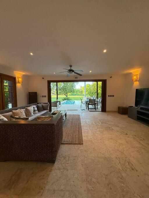 Luxury With Infinity Pool Villa
