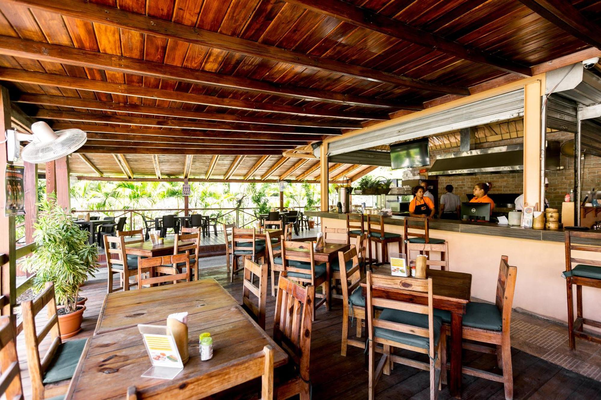 Hotel Ducassi Sutes Playa Los Corales Punta Cana