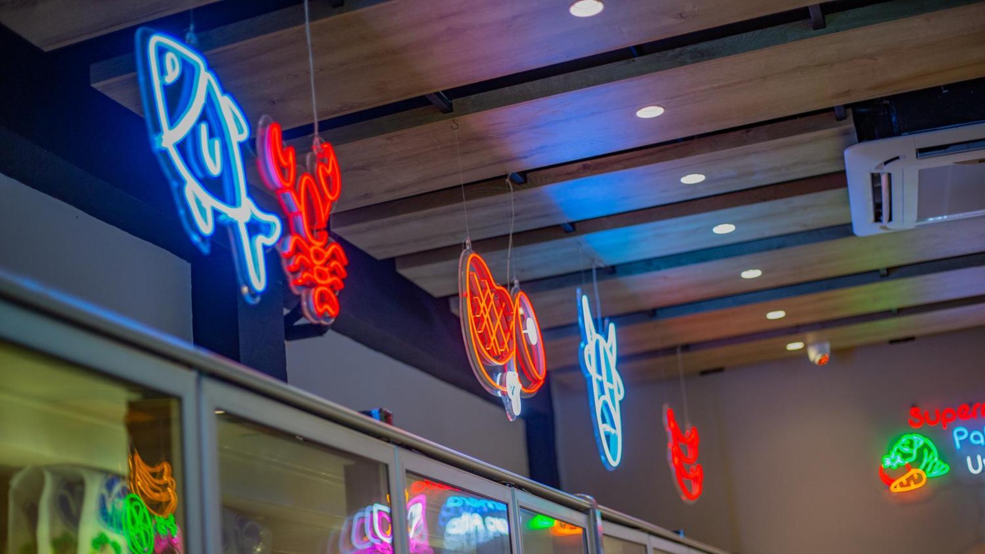 Neon * Punta Cana