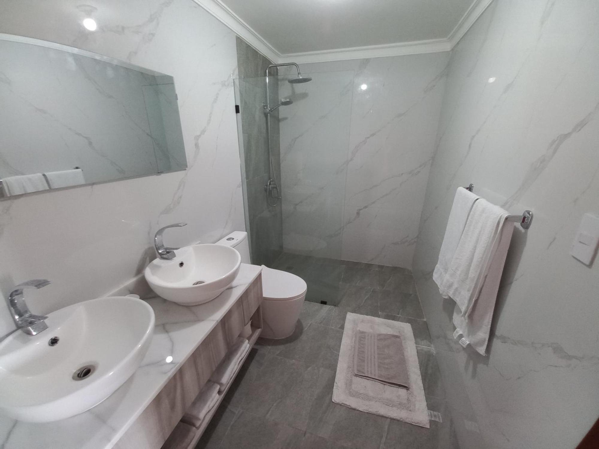 New Spacious & Bright 2br & 2ba, Pool & Shuttle, Wifi & Ac Gold Reef 209 * Punta Cana