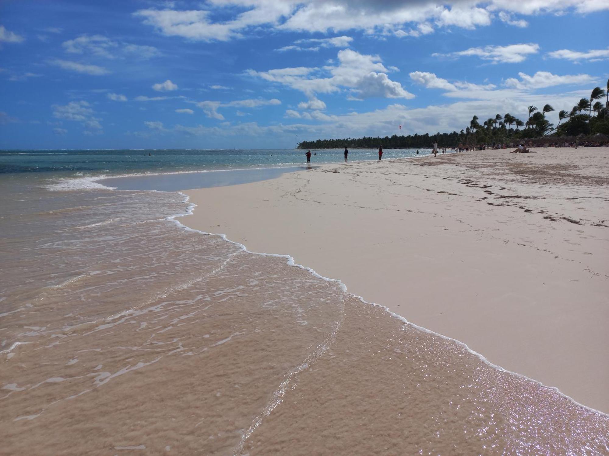 Apartamento New Spacious & Bright 2br & 2ba, Pool & Shuttle, Wifi & Ac Gold Reef 209 Punta Cana