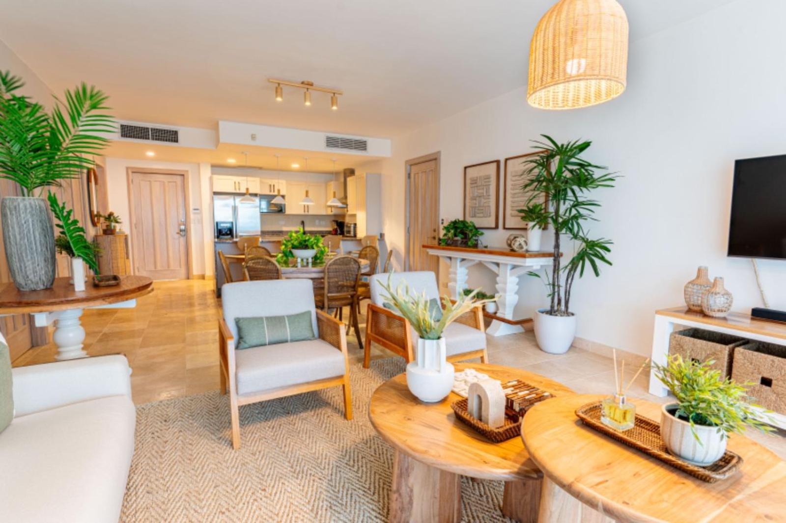 Punta Palmera Beachfront Apartment *