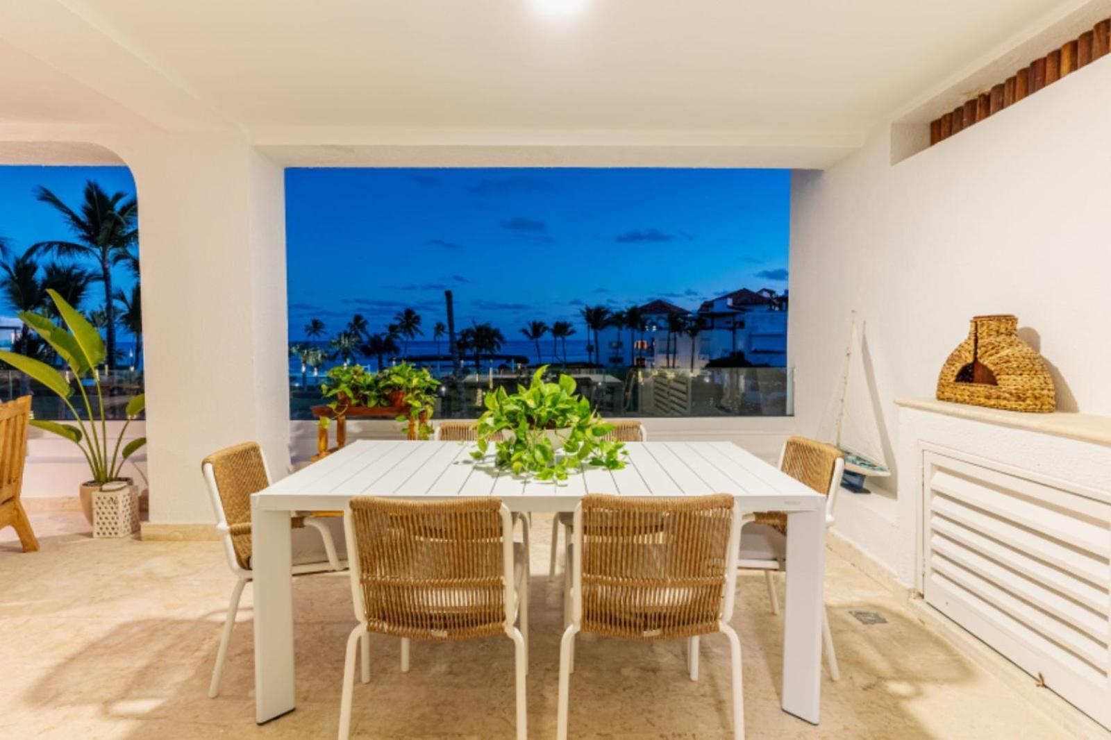 Punta Palmera Beachfront Apartment