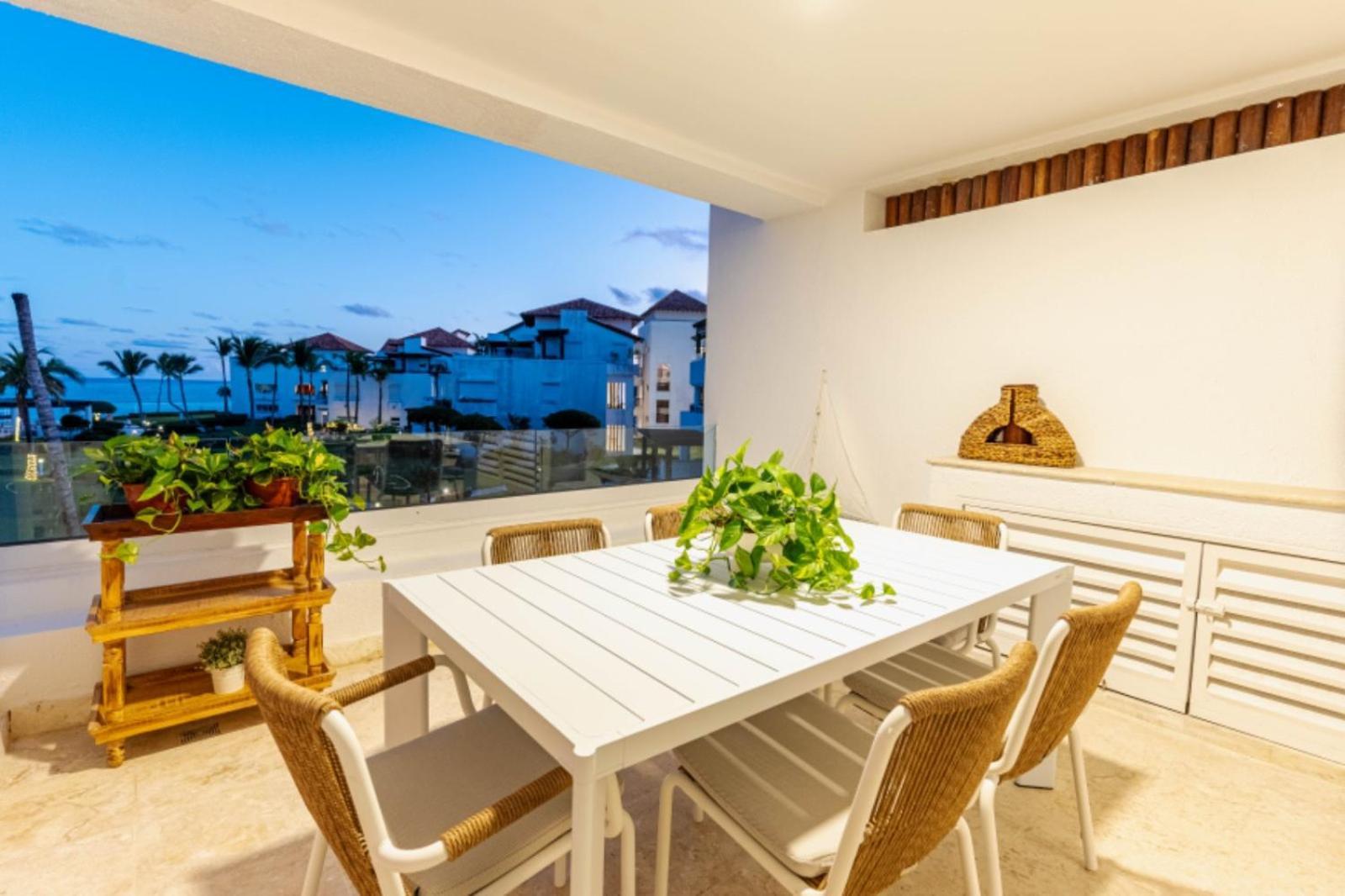 Apartment Punta Palmera Beachfront