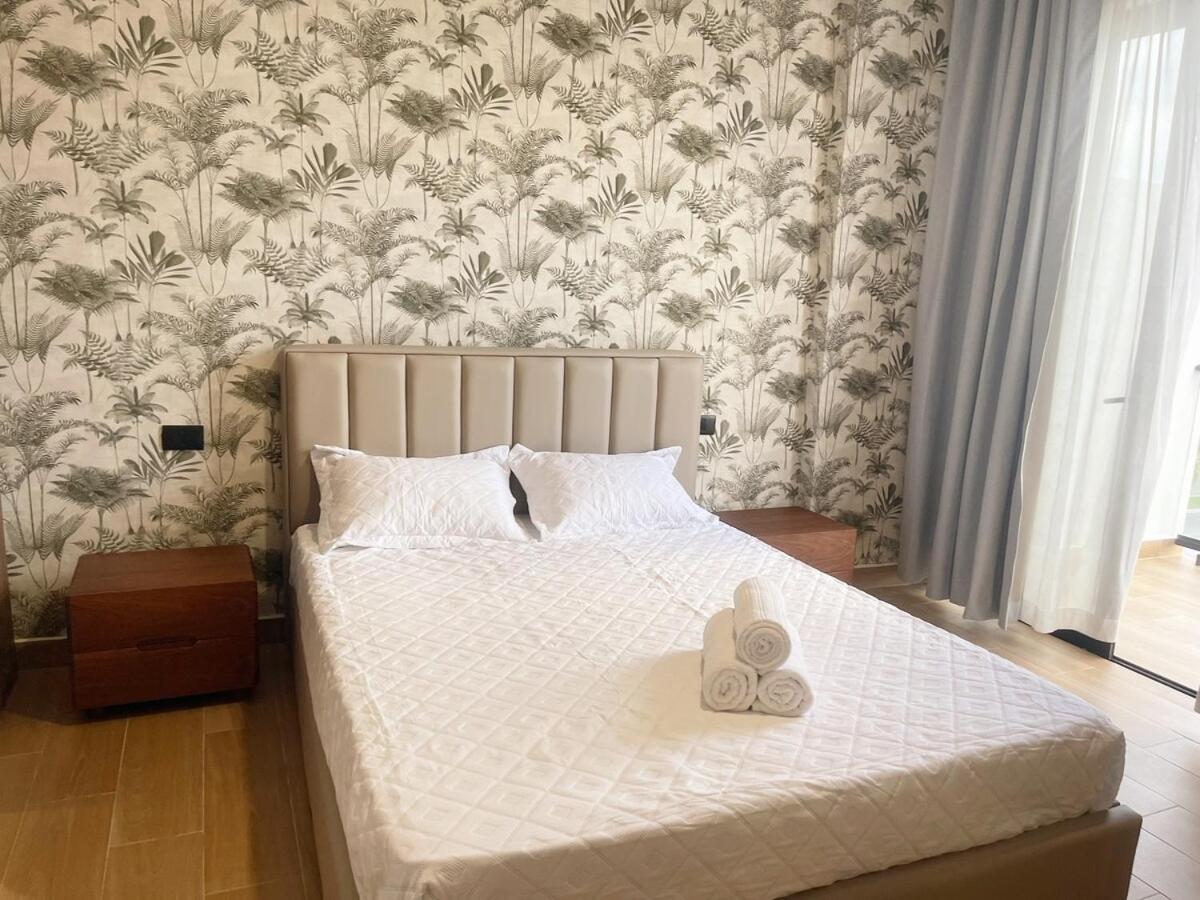 With Private Terrace Apartment *