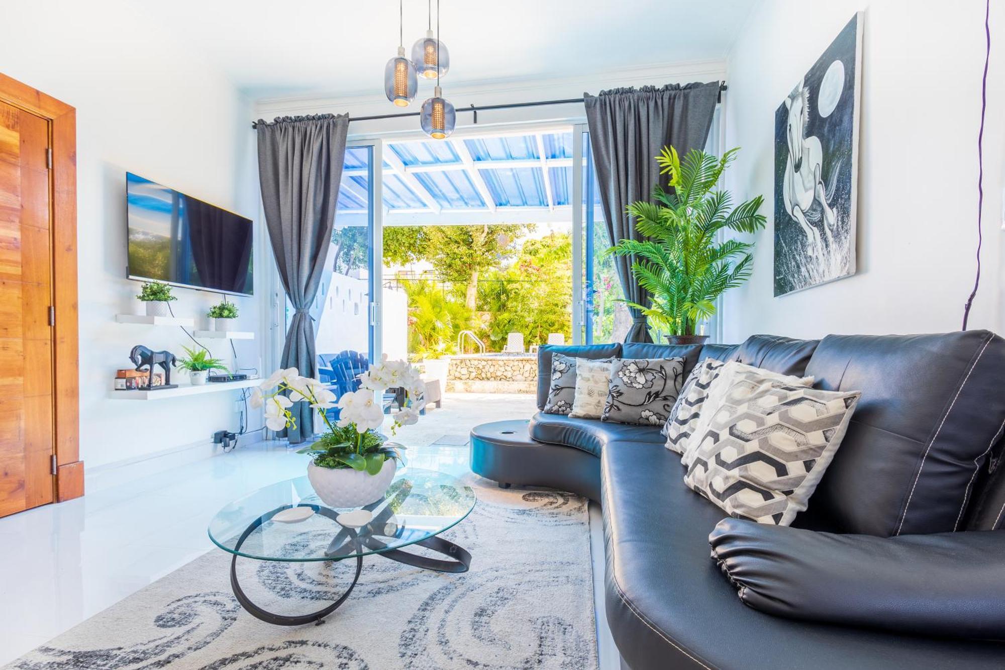 New Stylish 3br With Private Pool & Terrace Pousada