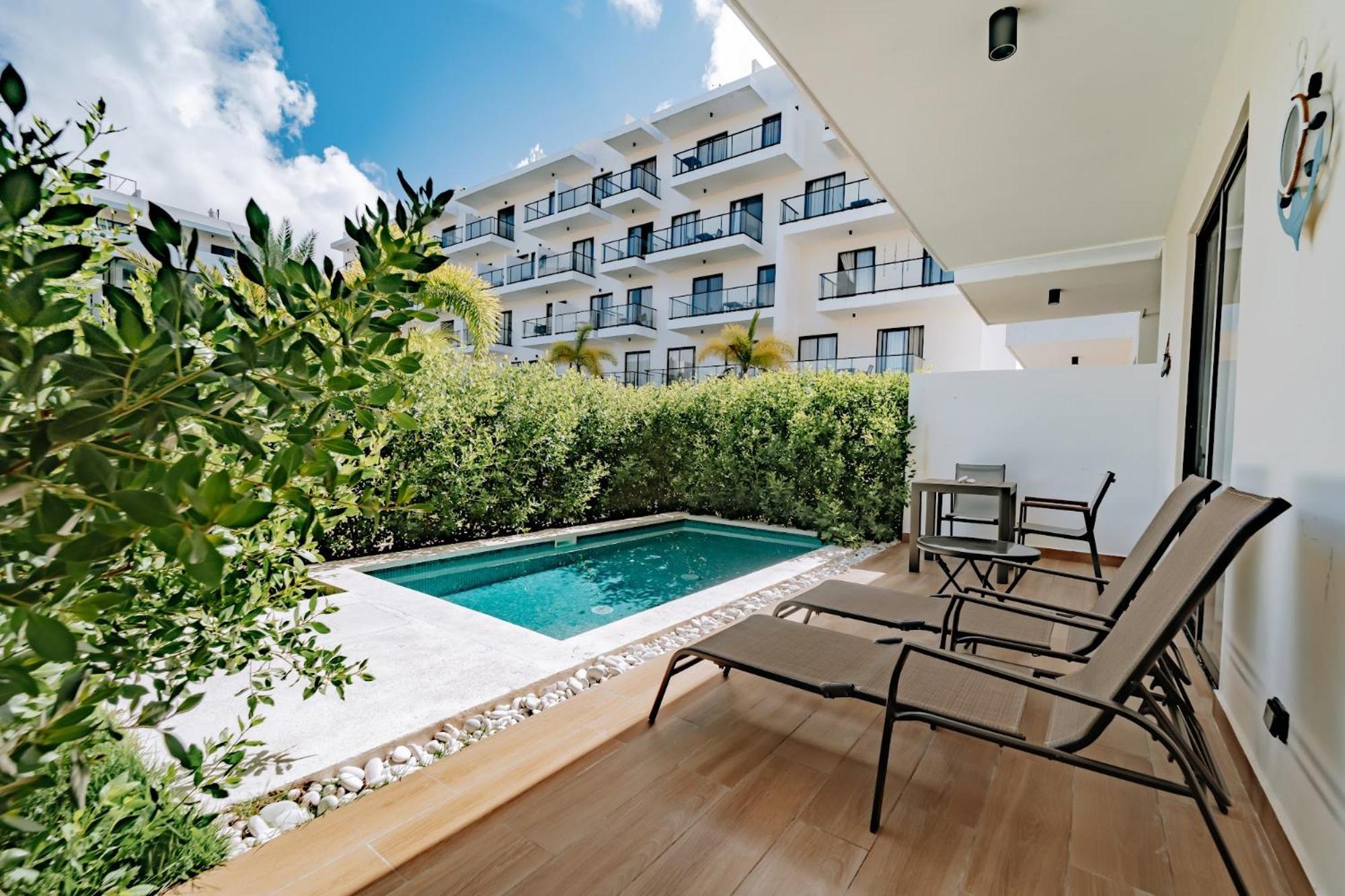 1br Private Pool & Sofa Bed, Downtown C-102 Apartment