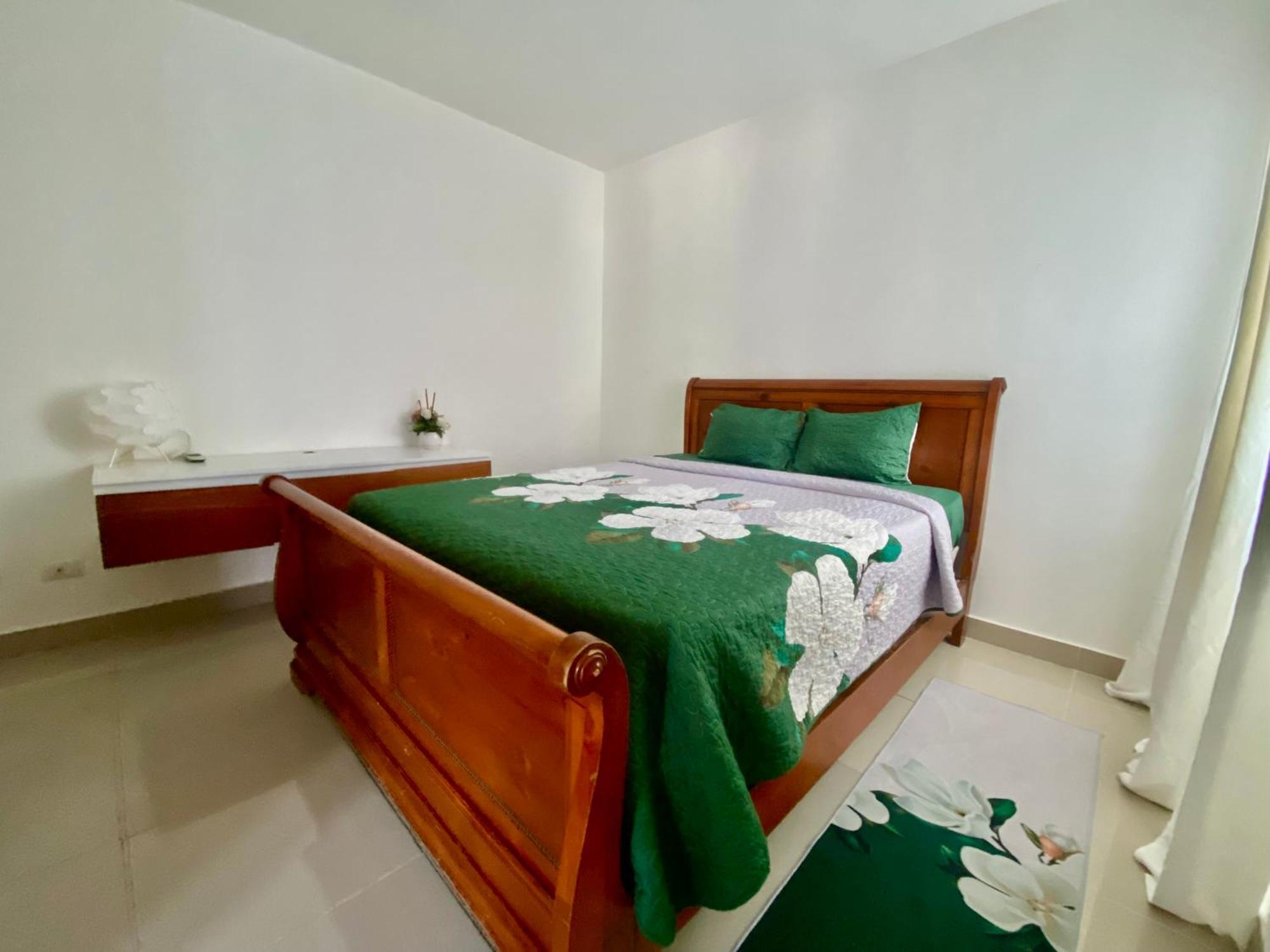 Apartment Close To The Airport Serena Pools Bqq