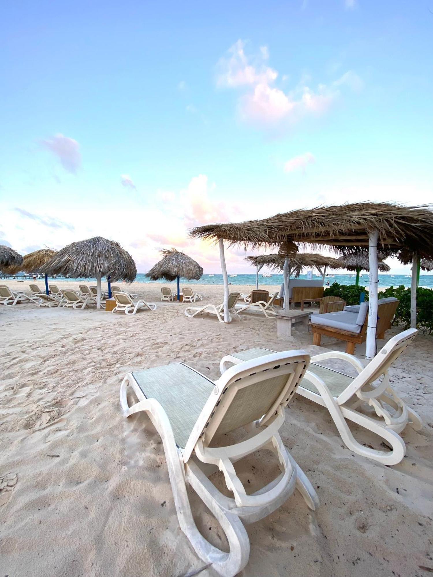 Apartment Close To The Airport Serena Pools Bqq *