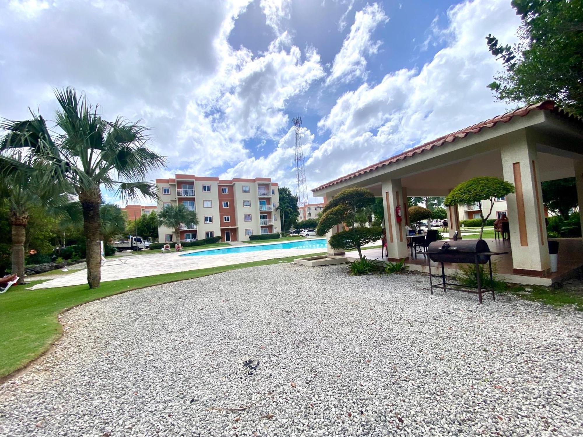Close To The Airport Serena Pools Bqq *