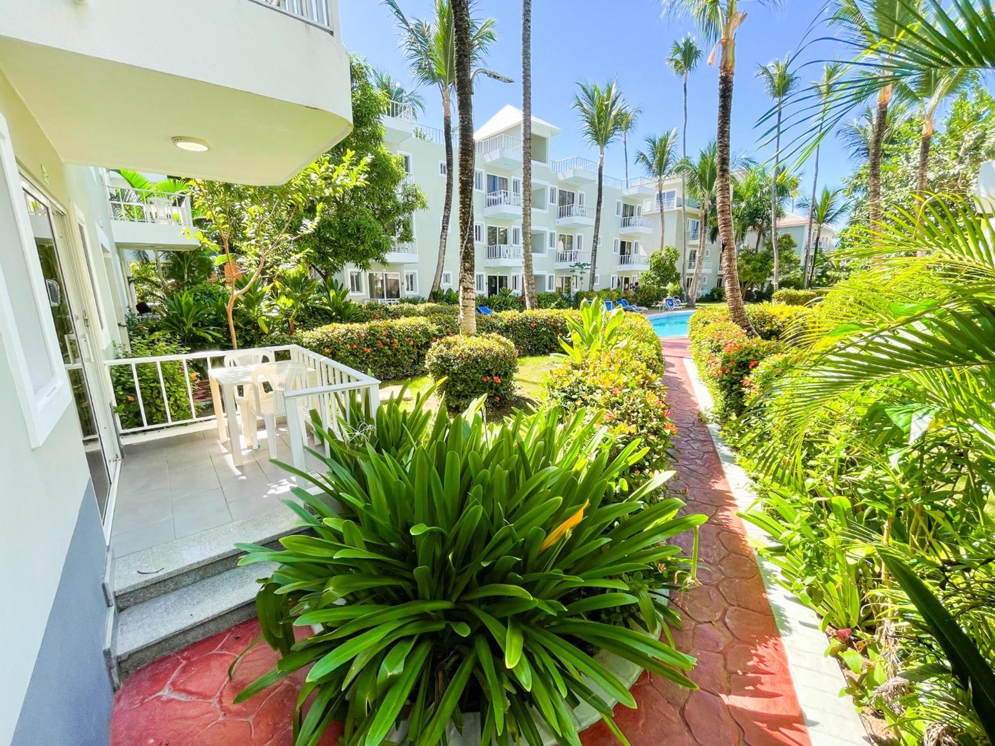 Hotel Tropical Fiesta Pool Near Bavaro Club &