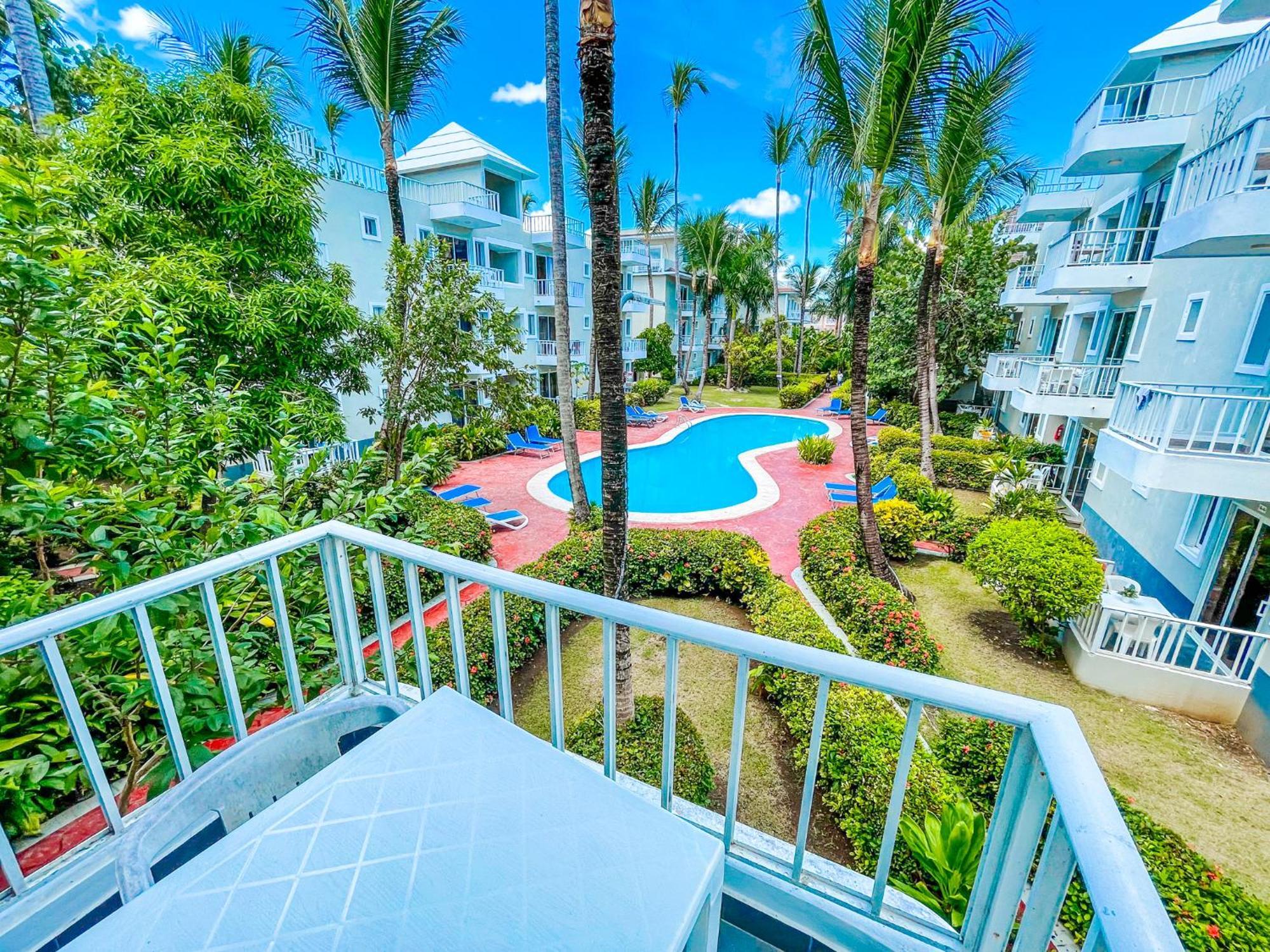 Hotel Tropical Fiesta Pool Near Bavaro Club & 5*