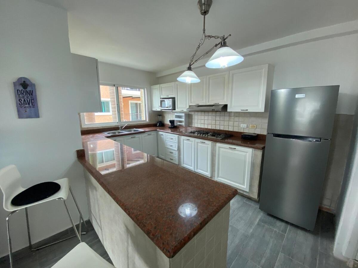 Tranquil 3 Bedroom - Pool & Private Access Apartment *