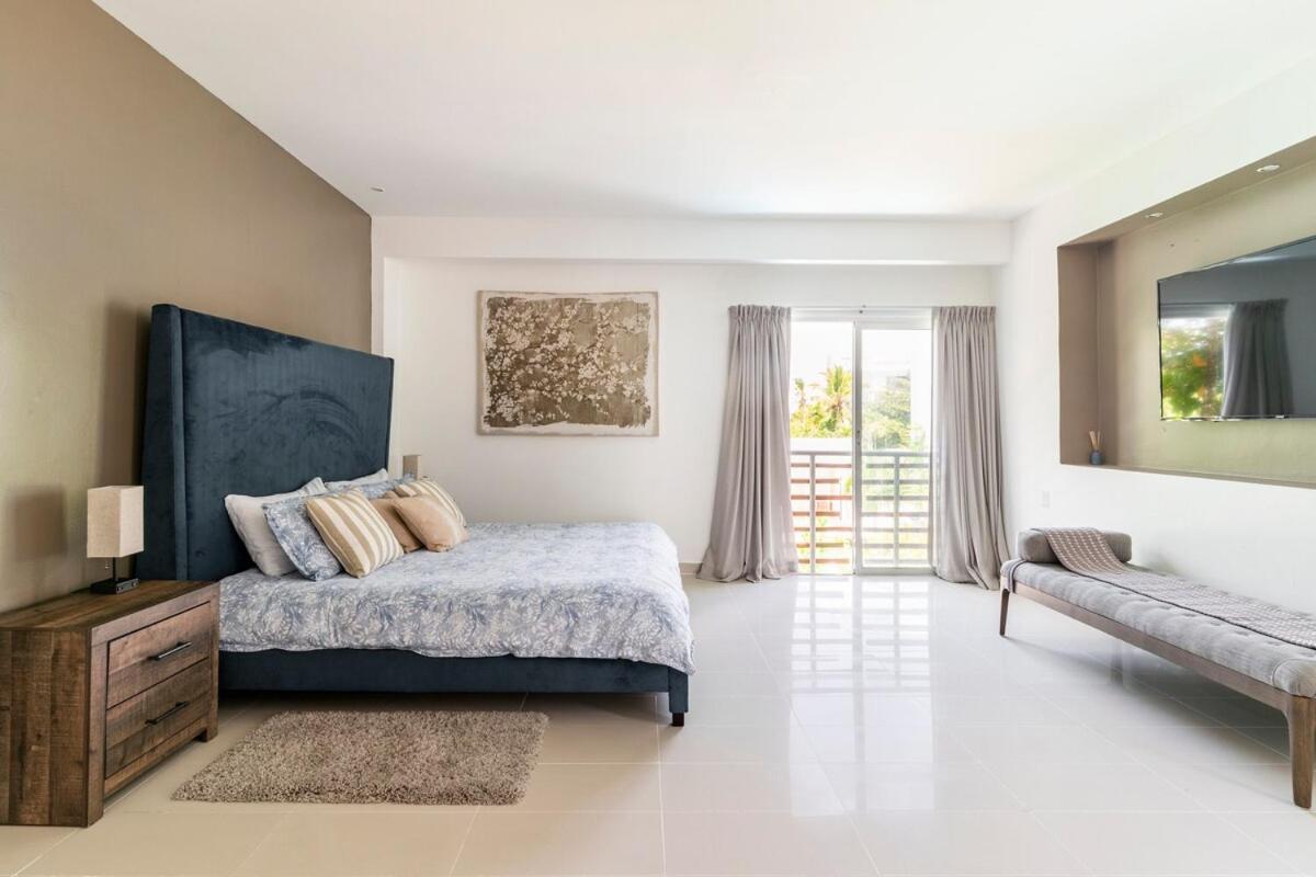 380sq Mts, 2 Stories Apt, Private Pool, Capcana Apartamento