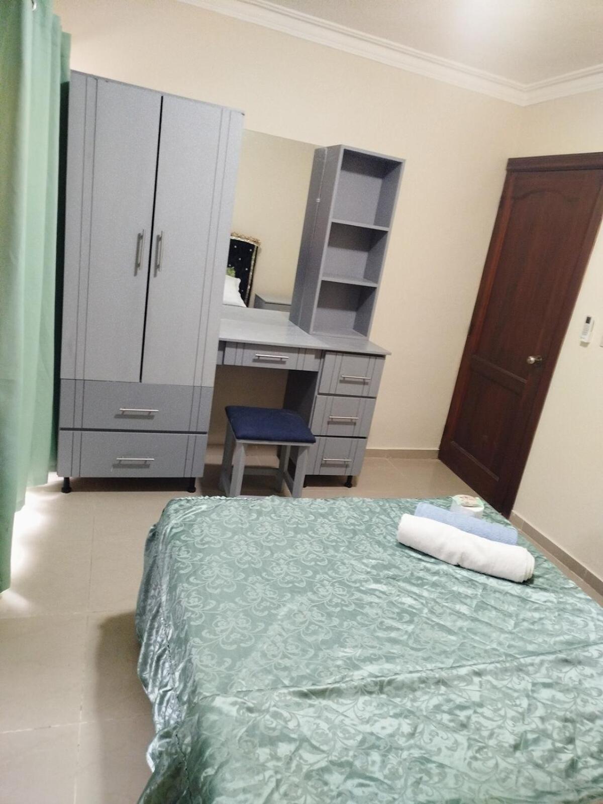 Nickerly & Jhova Share Apartment *