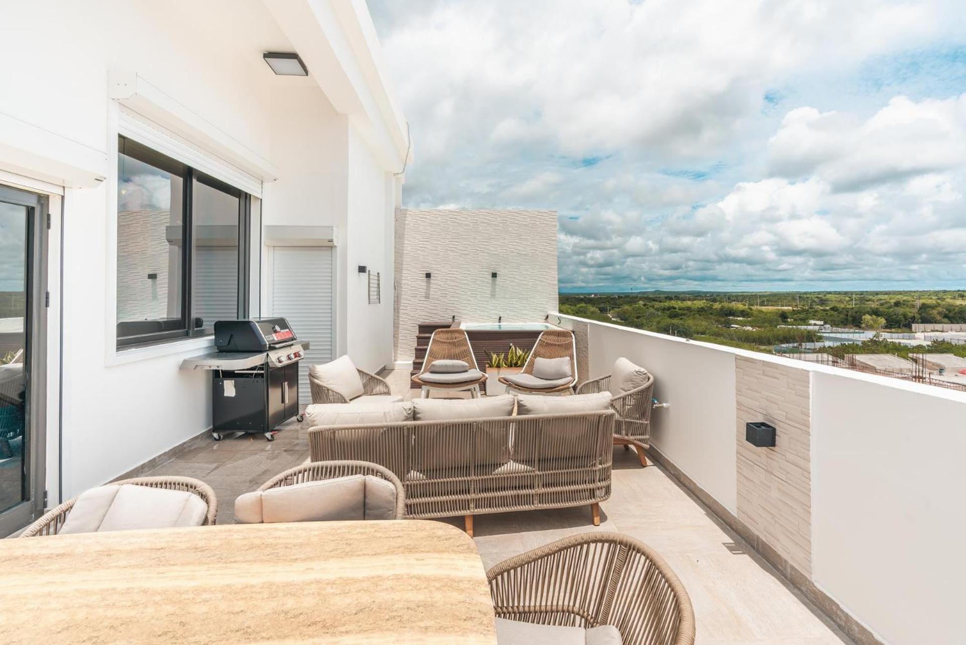 With 3 Bedrooms In Canas Apartamento