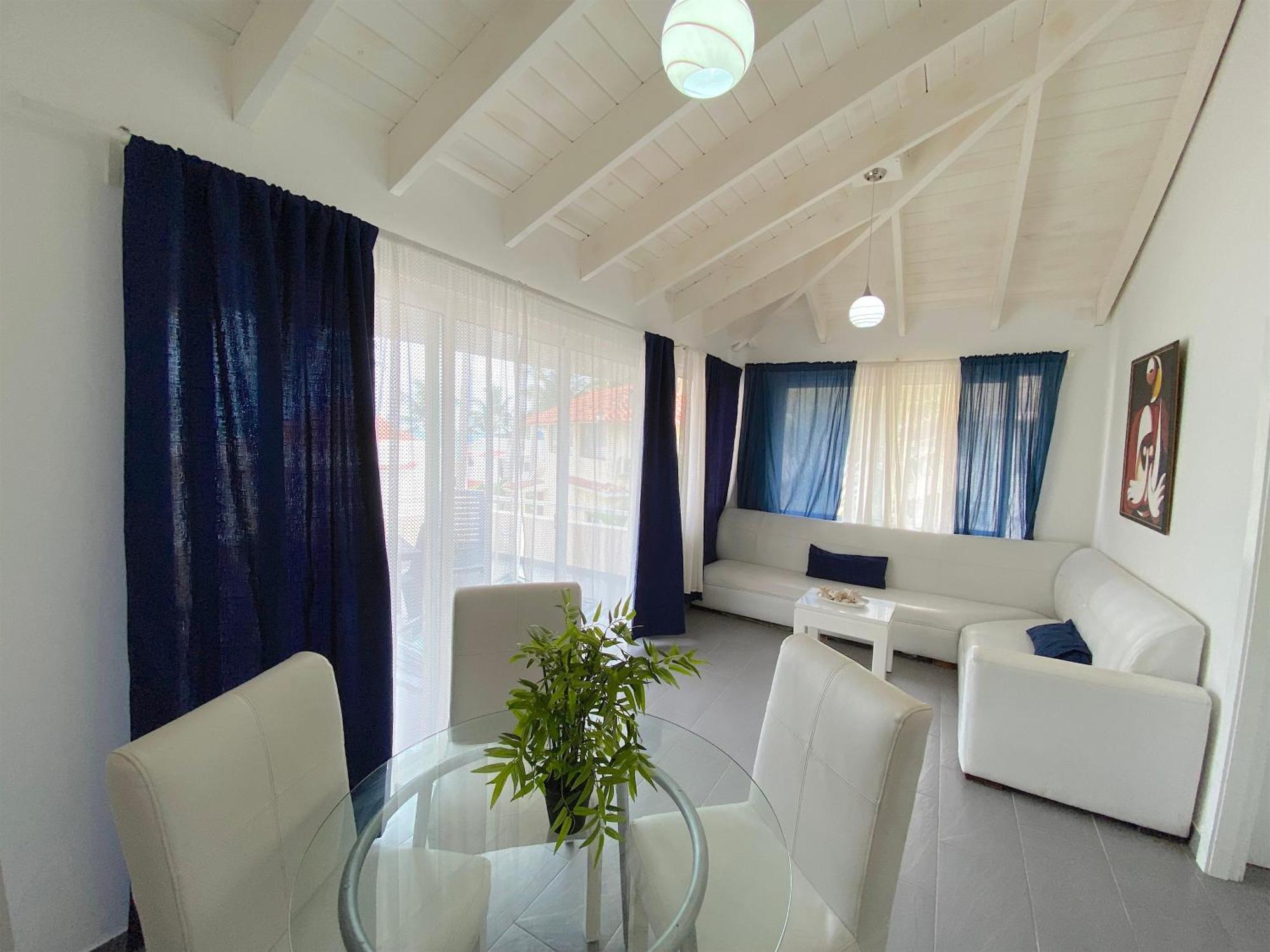 Aparthotel Olas De Corales - And
