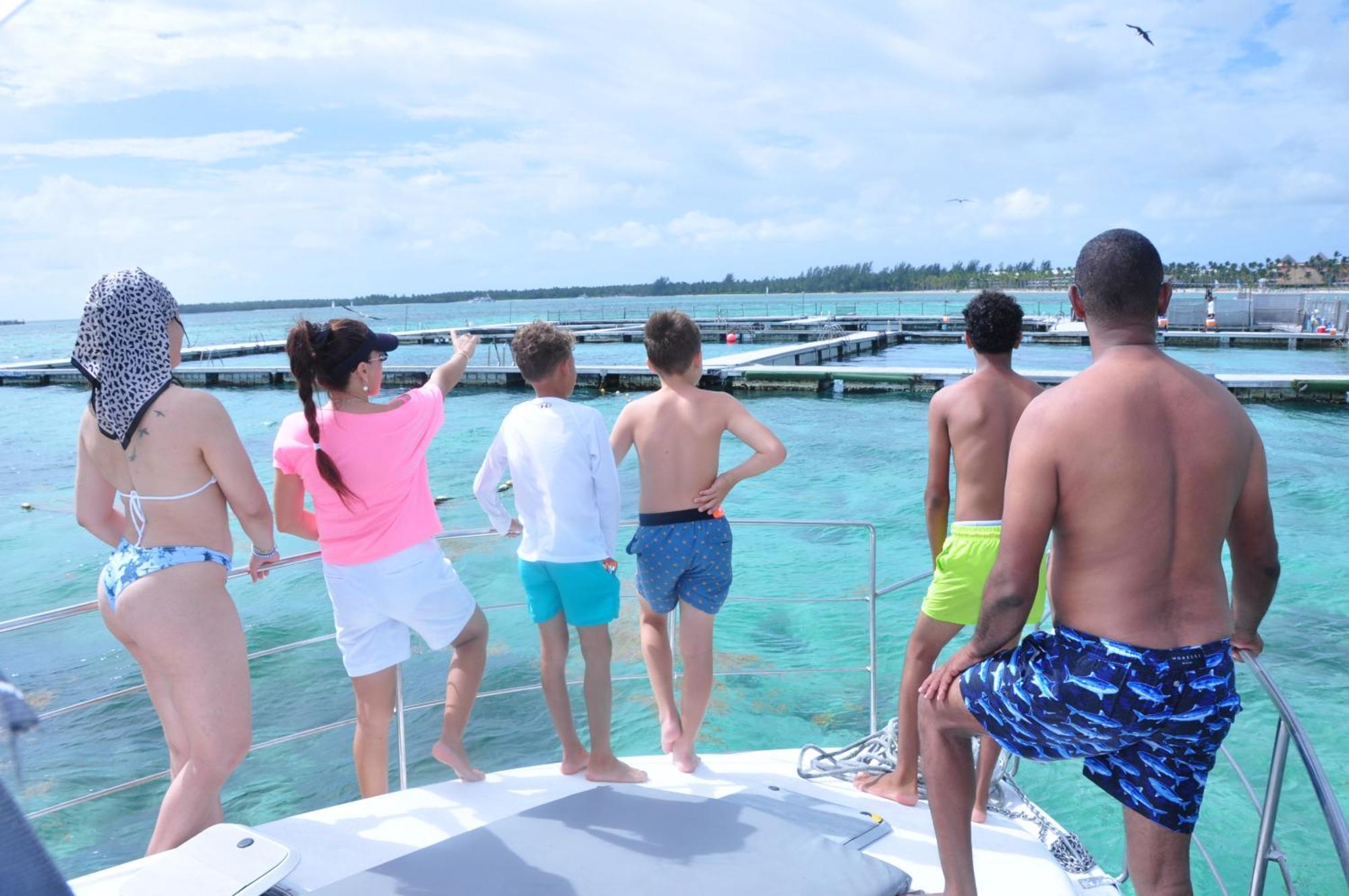 Botel Snorkeling Boat Tour In