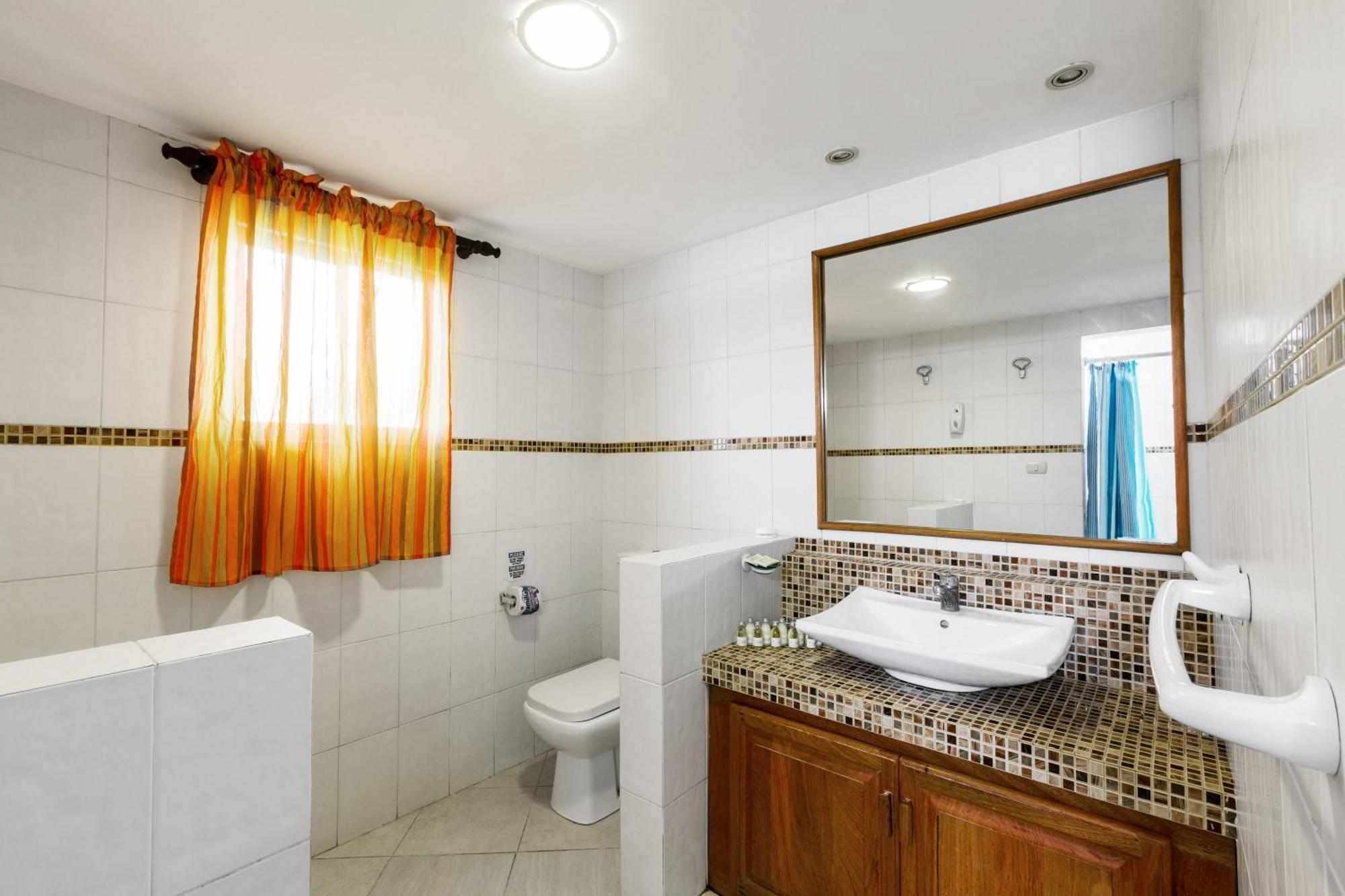 Caribbean Villas And Suites - Playa Los Corales - Wifi, Beach Club