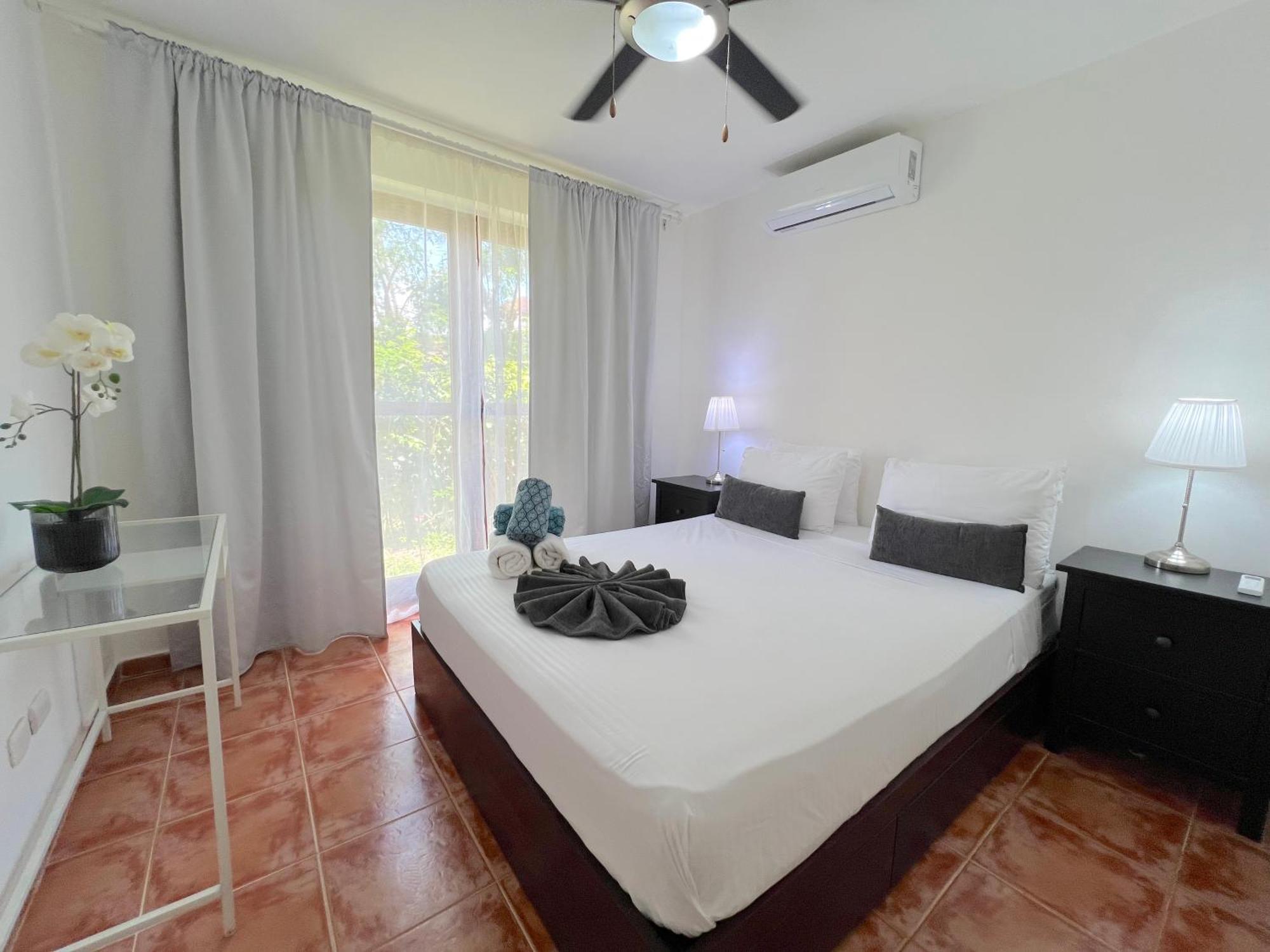 Caribbean Villas And Suites - Playa Los Corales - Wifi, Beach Club Apartahotel Punta Cana