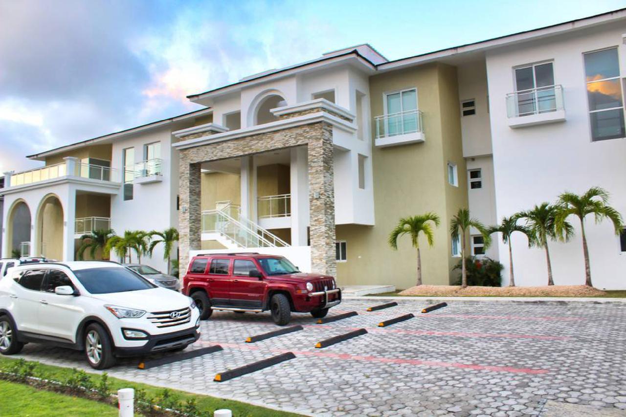 Lake Village Apartment *