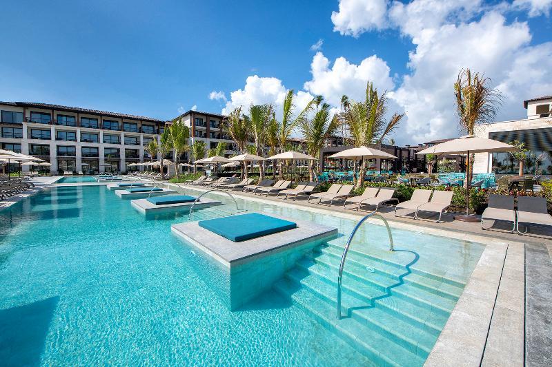 Unique Club At Lopesan Costa Bavaro Hotel 5*