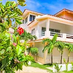 Tropical Villas Deluxe Beach & Spa