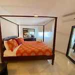 Deluxe Condo Beach Front Playa Los Corales