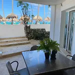 Deluxe Condo Beach Front Playa Los Corales