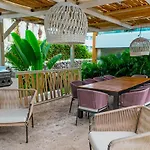 Beach Garden C4 Luxury Condo