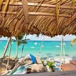 Dios Es Fiel - Ali Hotel