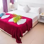 Los Corales Residenciales Sortosan Private Beach Club