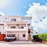 Los Corales Residenciales Sortosan Private Beach Club