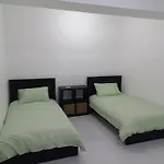 New Spacious & Bright 2Br & 2Ba, Pool & Beach Shuttle, Wifi & Ac Gold Reef 209
