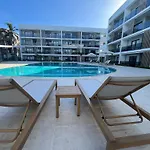 Apartamento 2º Piso Con Vista A Piscina
