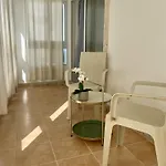 Spacious 1 Bedroom Appartment In Sunny Paradise