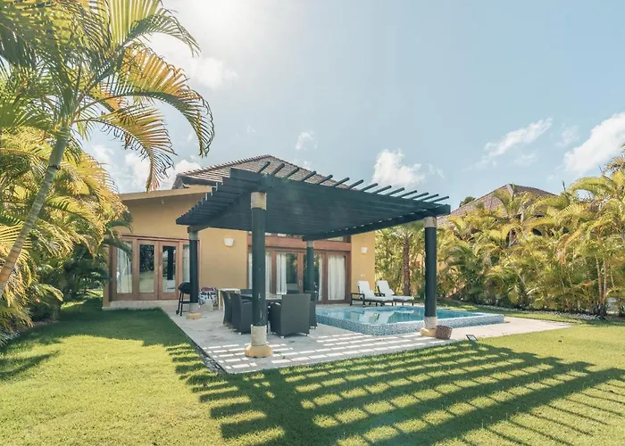 Fabulous Villa With Picuzzi At Green Village B843