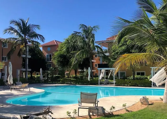 Peaceful 2 Bed Apartment - Pool & Private Beach Access