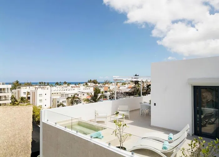 Luxury Penthouse With Panoramic Ocean View