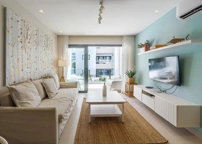 Luxurious 2Br 2Ba 3 Min From The Beach