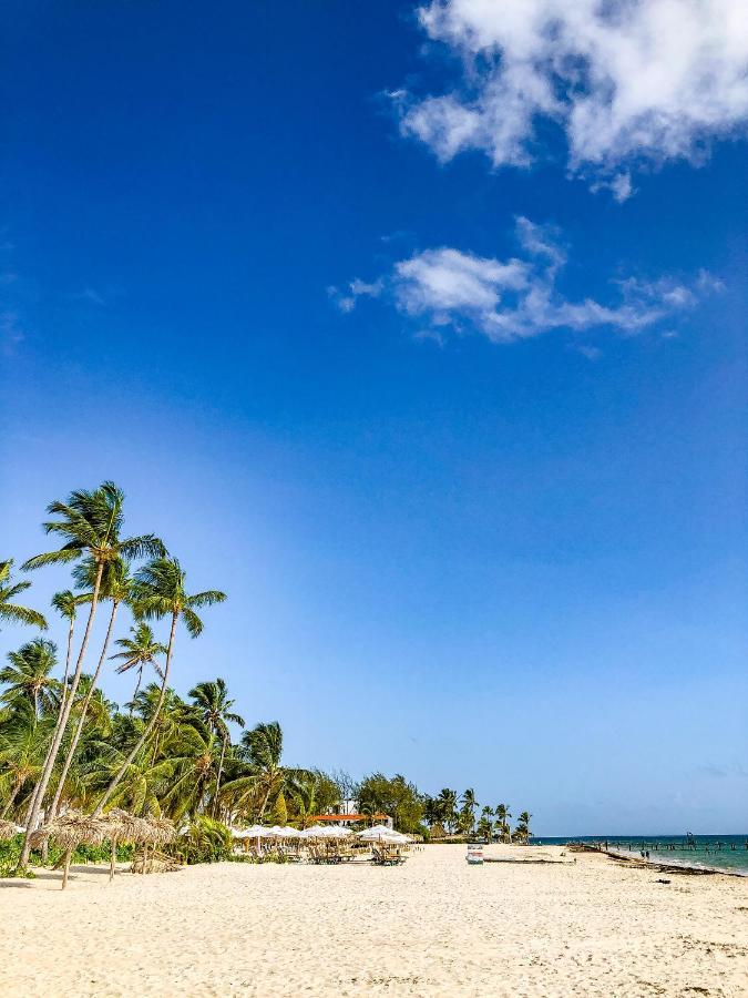 Tropical Villas Deluxe Beach & *