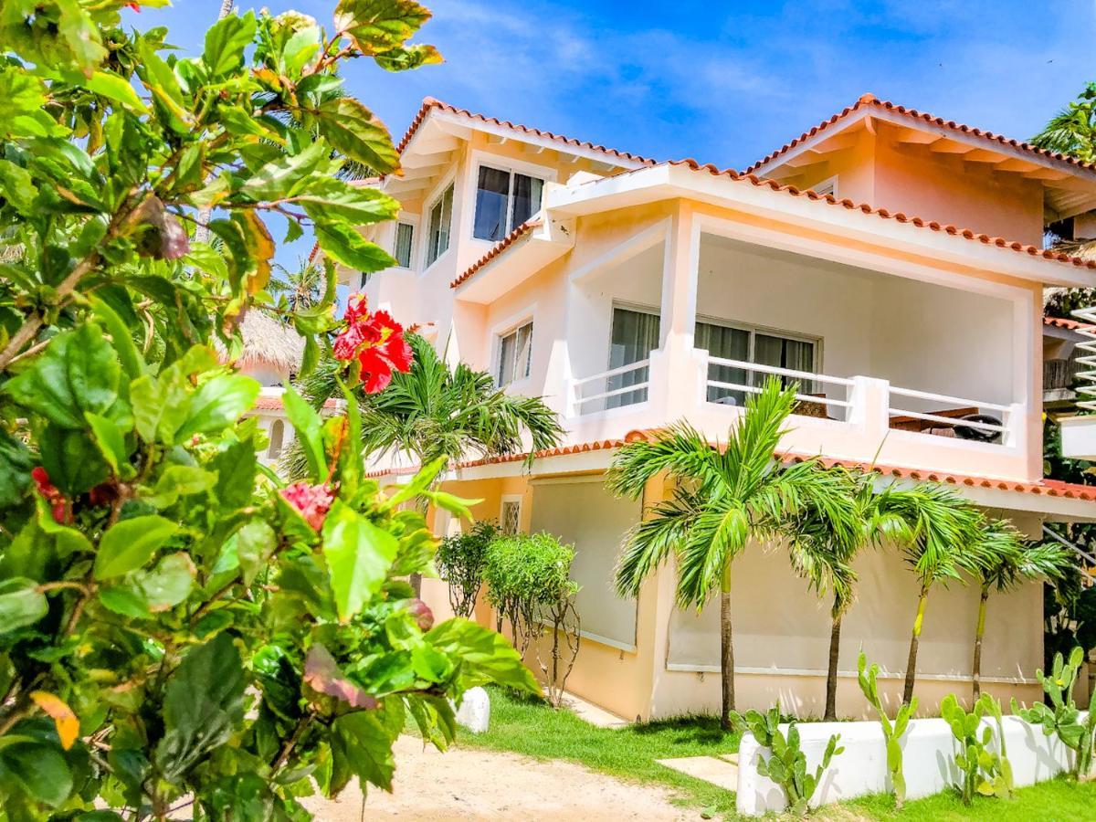 Tropical Villas Deluxe Beach & *