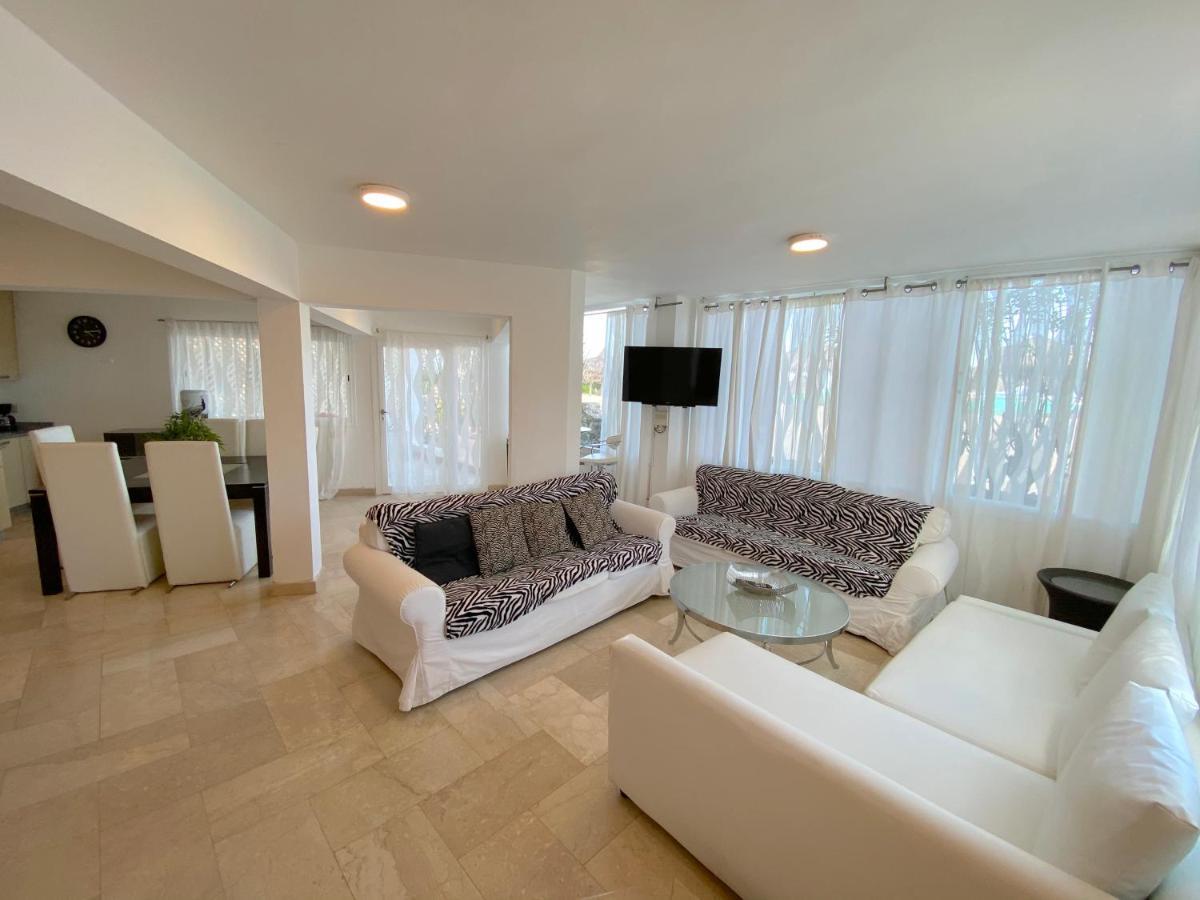 Apartment Deluxe Beach Front Playa Los Corales