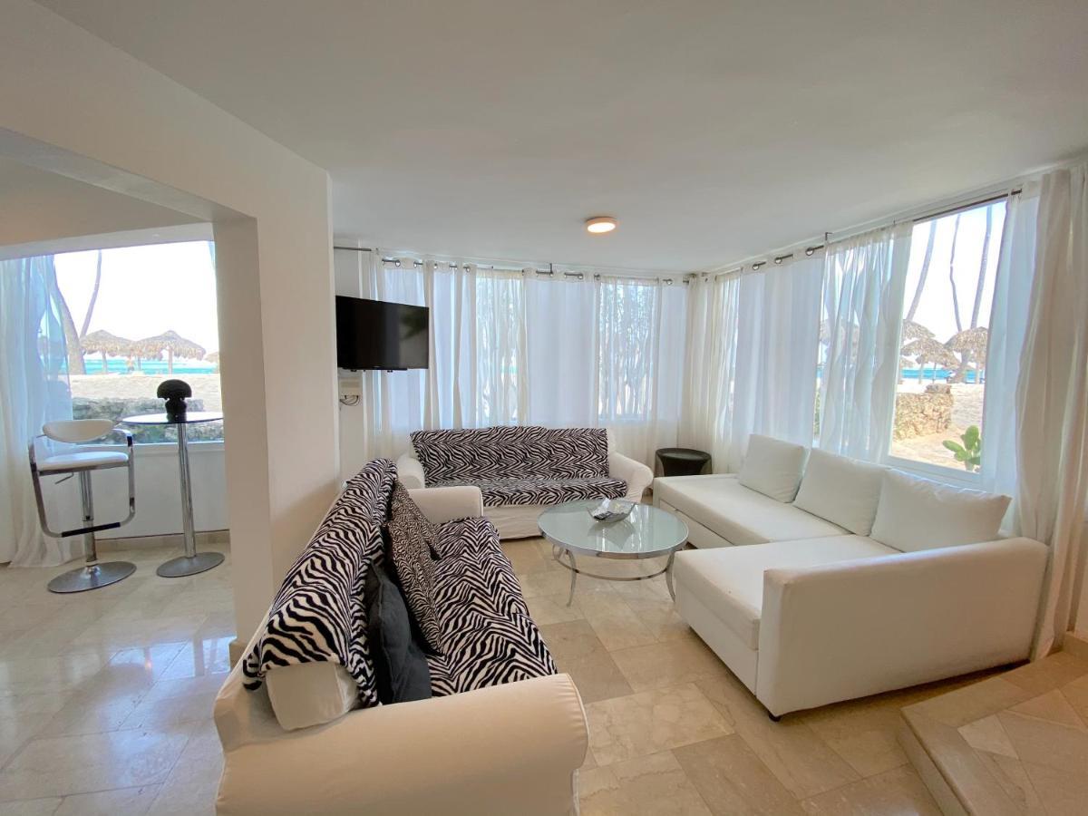 Deluxe Beach Front Playa Los Corales Apartment *