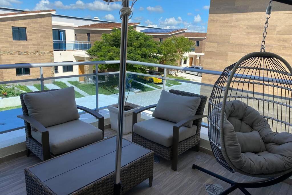 Villa Brand New Vacation In Embassy Village
