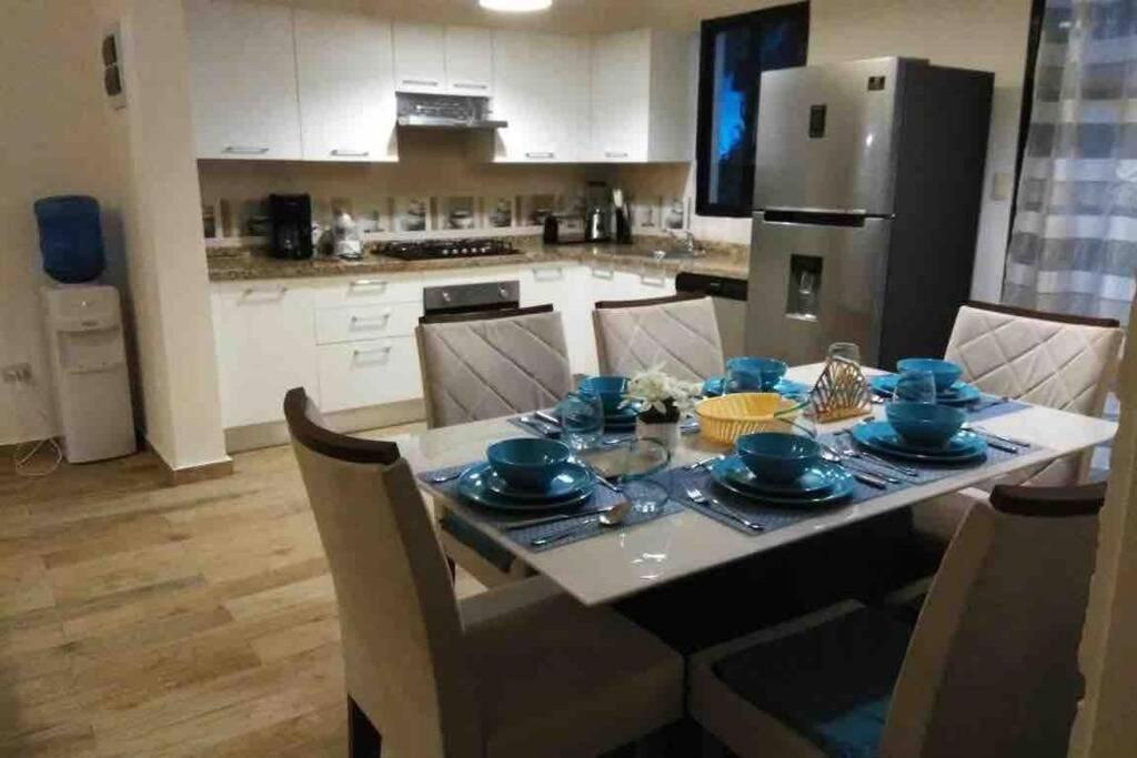 Brand New Vacation In Embassy Village *