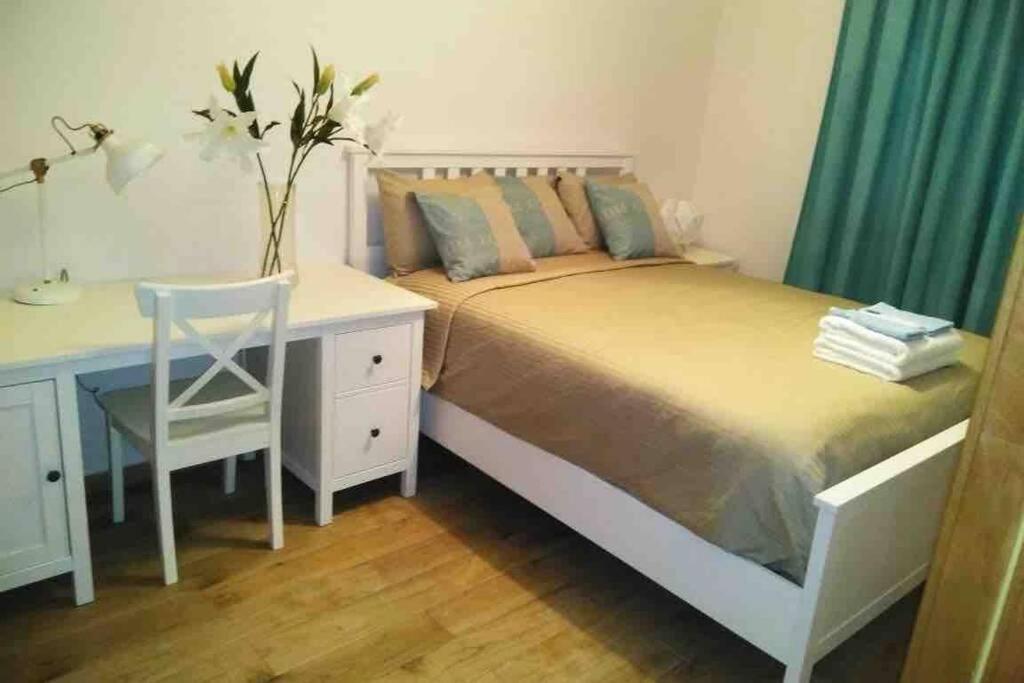 Brand New Vacation In Embassy Village Villa *