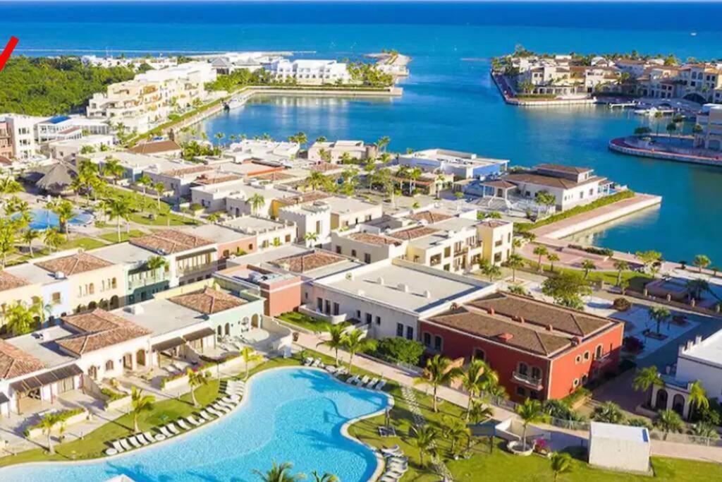 Luxe 1 Bedroom Cap Cana, Dr - Steps Away From Pool, King Bed, Caribbean Paradise! Apartamento *