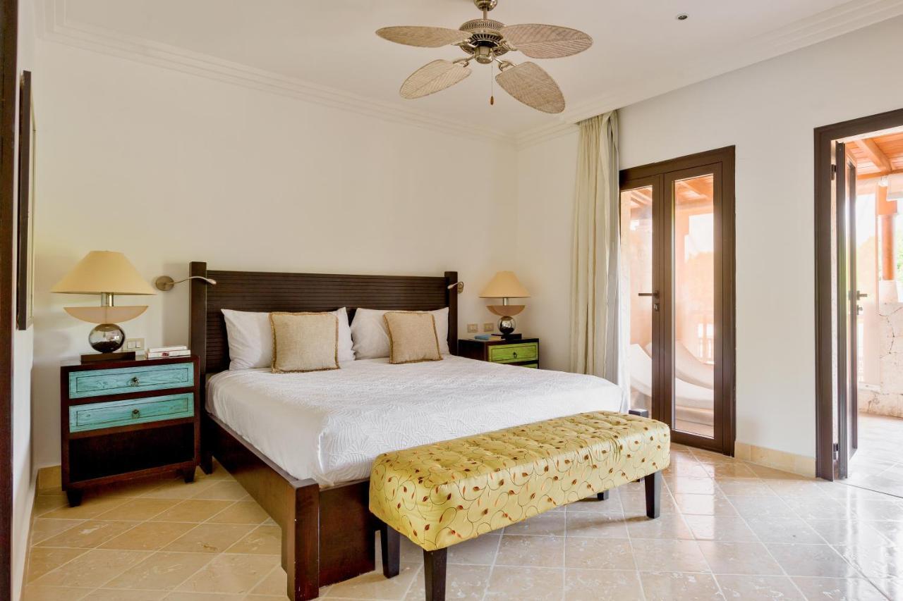 Luxe 1 Bedroom Cap Cana, Dr - Steps Away From Pool, King Bed, Caribbean Paradise! Apartamento *